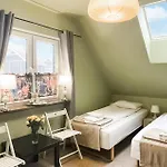 2 Bedroom Gorgeous Home In Szarejki Holiday home *