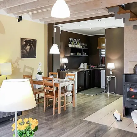 2 Bedroom Awesome In Hébergement de vacances *